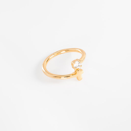 Anillo en baño de oro cruz y piedra toque brillante