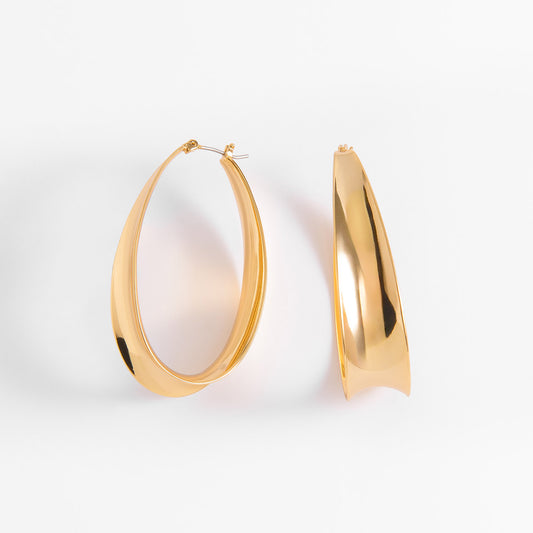 Aretes en baño de oro diseño ovalado pulido contemporáneo