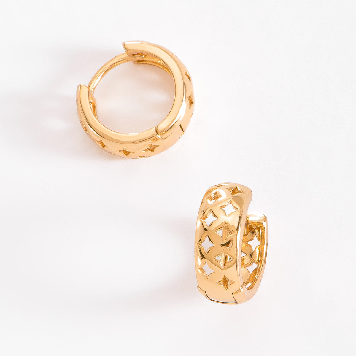 Arracadas con diseño de diamantes