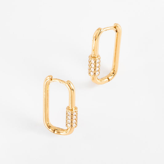 Aretes en baño de oro forma rectangular piedras toque brillante