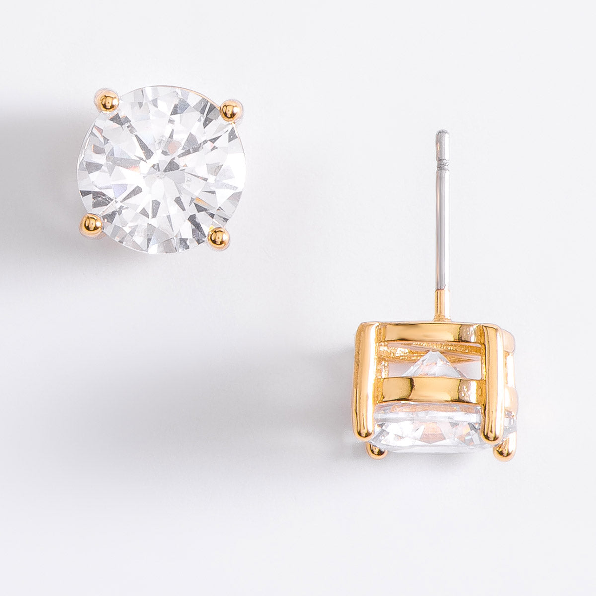 Aretes en baño de oro con piedra Diamonice toque brillante