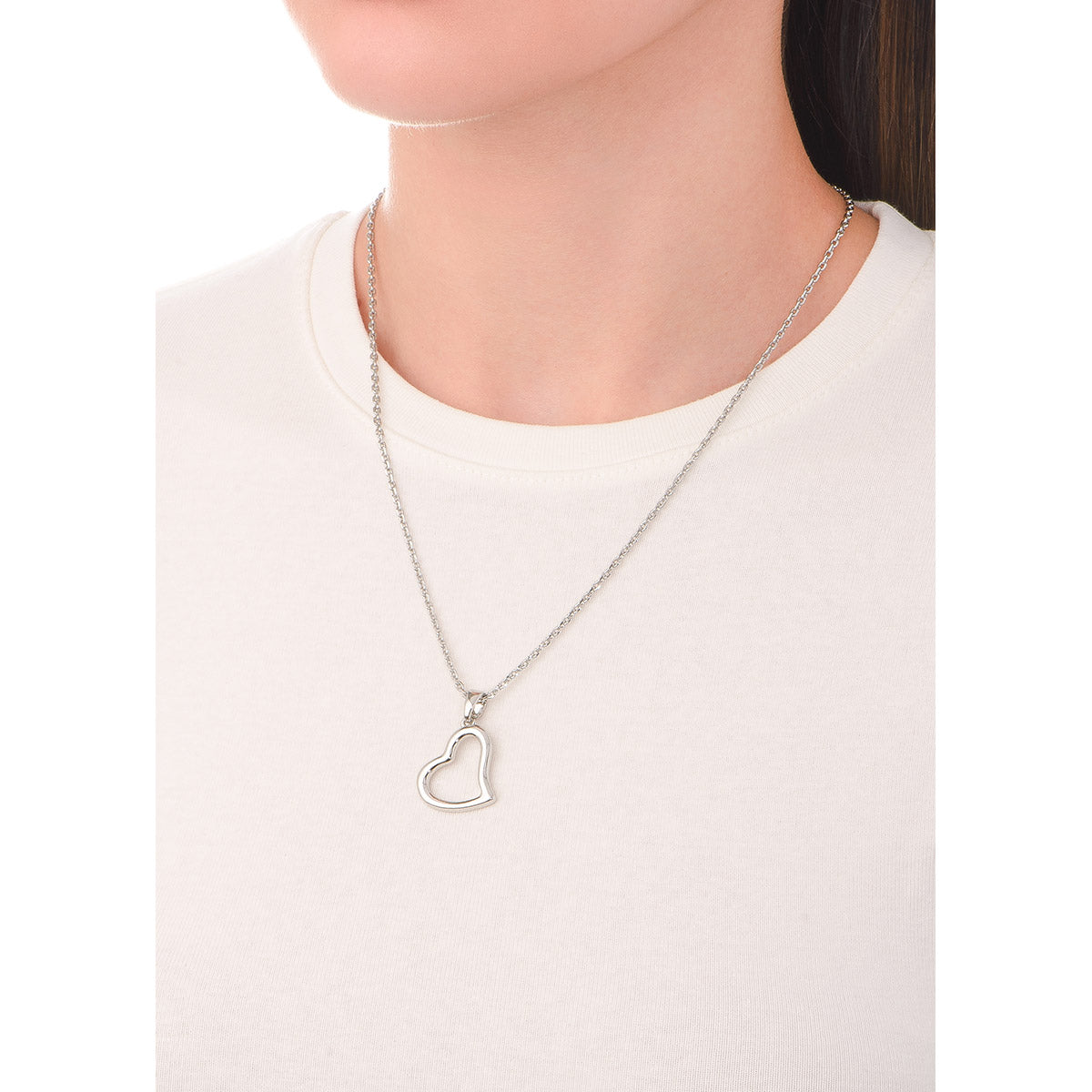 Collar con dije de corazón