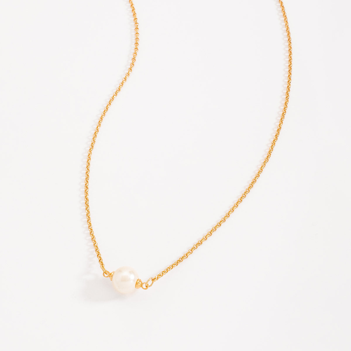 Collar con piedra color crema en solitario