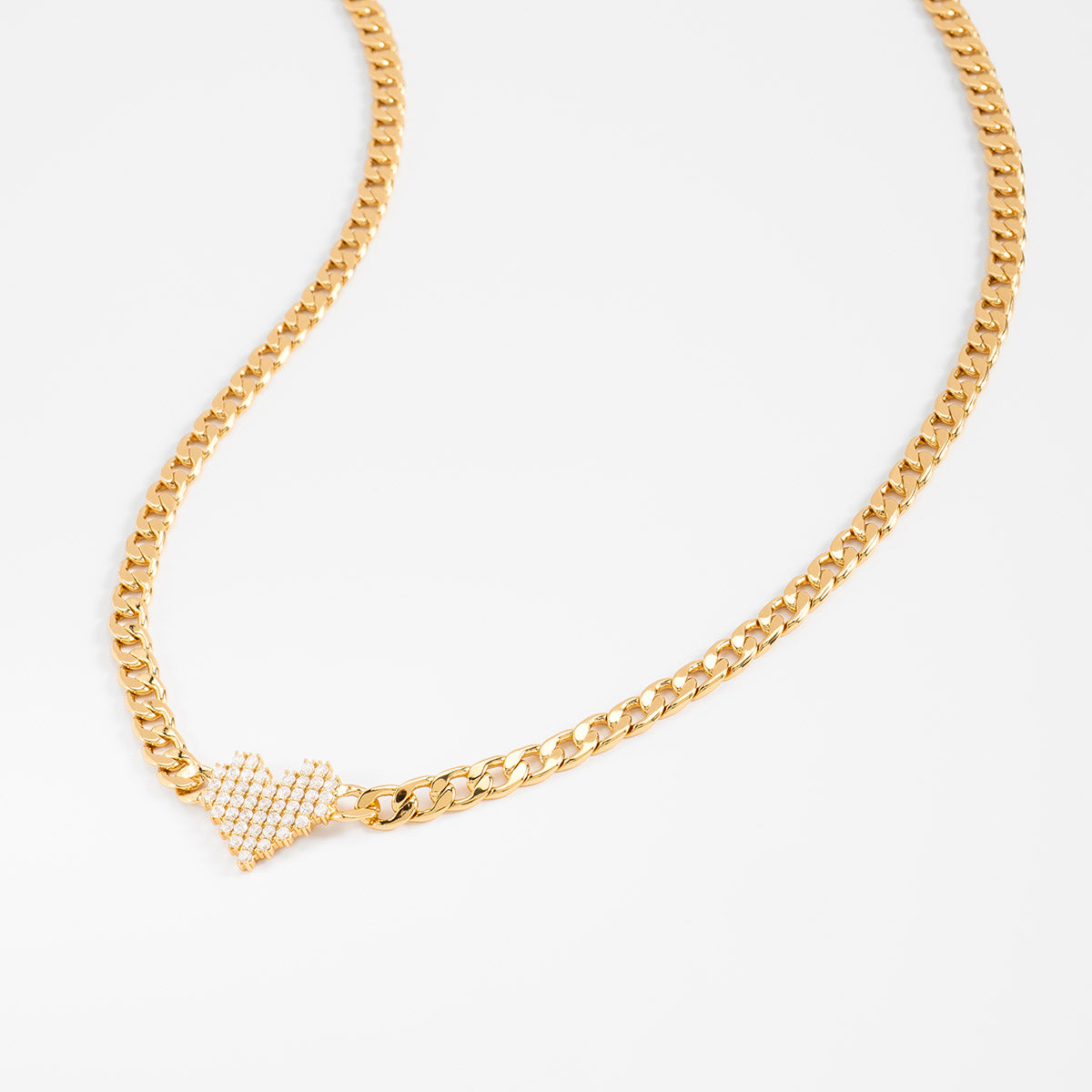 Collar en baño de oro cadena corazón piedras toque brillante